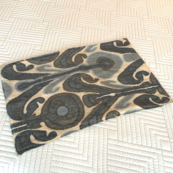 Pottery Barn pillow cover - Picture 2 of 4